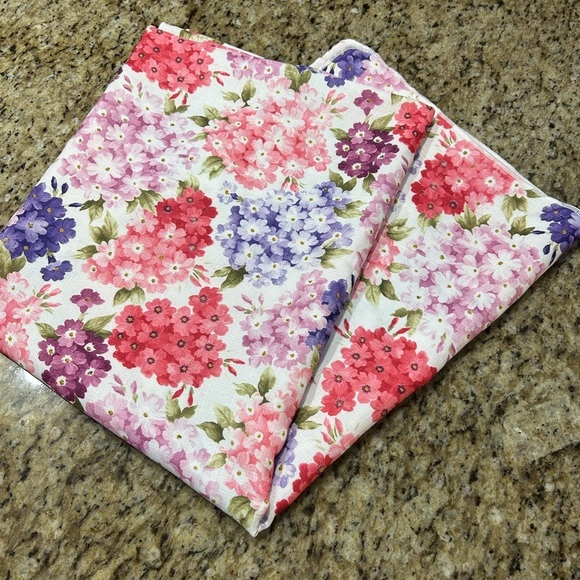 Other - Spring/Summer Hydrangea Tablecloth